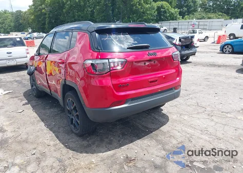 2023 Jeep Compass Altitude 4X4 z USA, uszkodzony, nr VIN 3C4NJDBN2PT532561